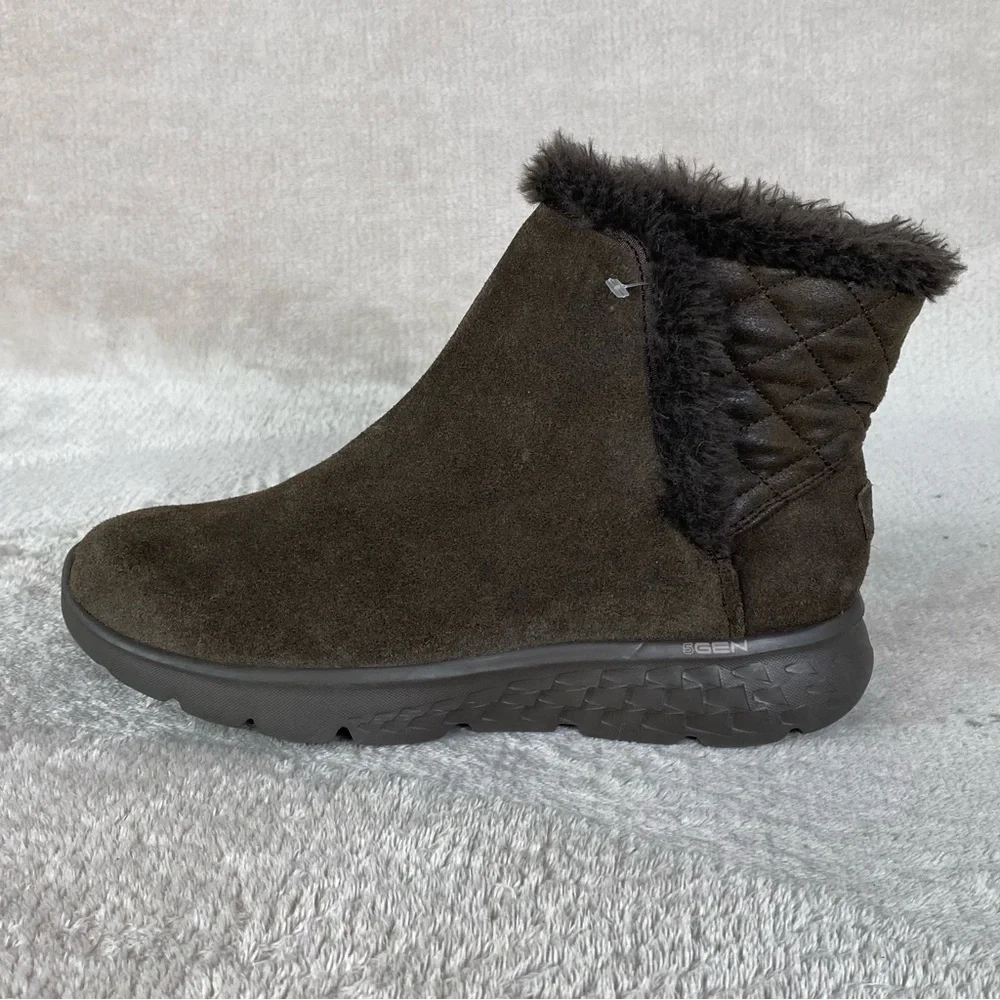 Skechers Cozy Boots Womens Size 7 Brown Suede‎ Quilt Ankle Fur Lined Mat Insole